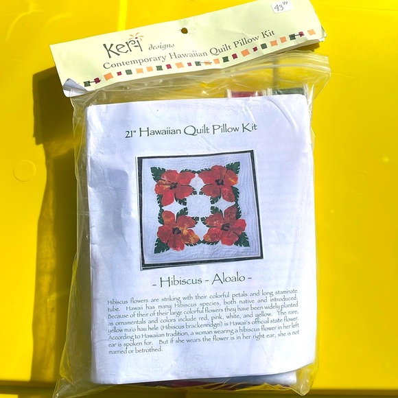 Vintage Keri Designe Contemporary Hawaiian Quilt Pillow Kit - Picture 1 of 1